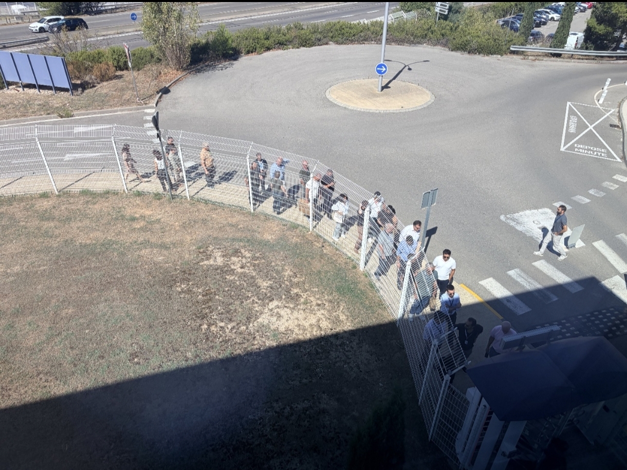 File d'attente au portique EUROSUD